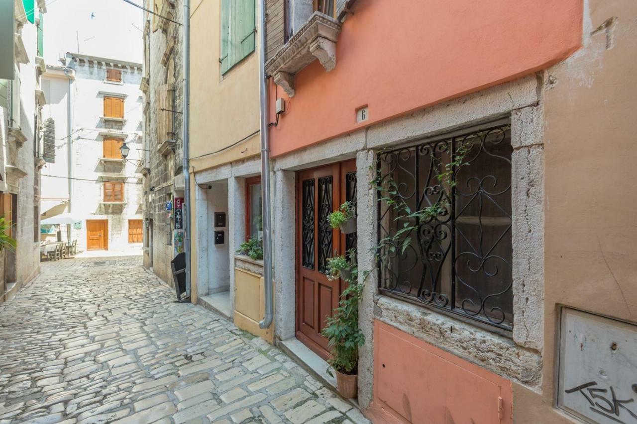 Studio Yellow Flower Rovinj Bagian luar foto